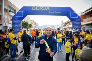 Una marea amarilla inunda Berja en la tercera Carrera Fuentes de Vida
