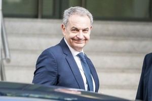 Zapatero se defiende ante el juez y niega haber influido en el rescate de Plus Ultra