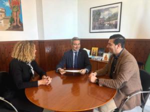 Níjar se blinda como referente artesano con el distintivo oficial de la Junta